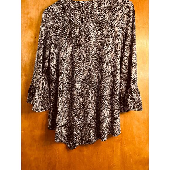 Rafaella Women's Black & Gray Snake Print Blouse Top Flared Sleeves Size M - Picture 7 of 9